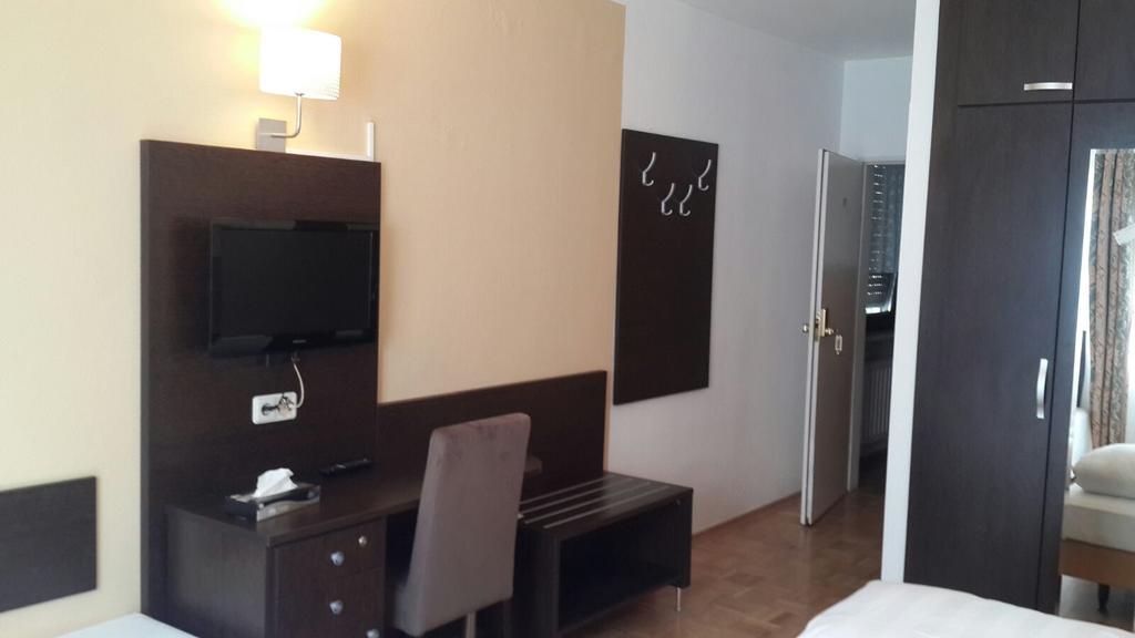Hotel Starkenburger Hof Heppenheim  Экстерьер фото